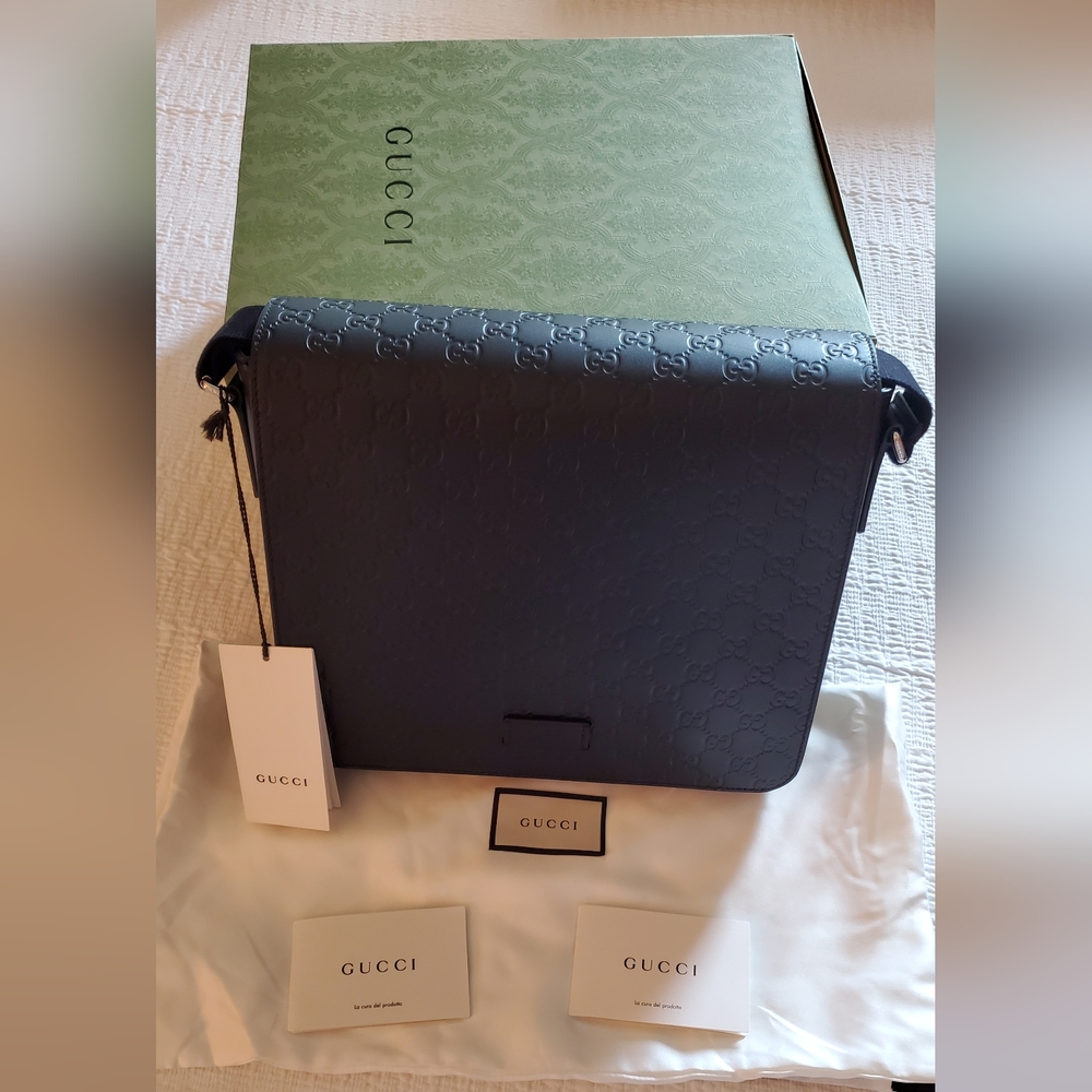 Gucci Messenger in Black Guccissima Logo GG Leather